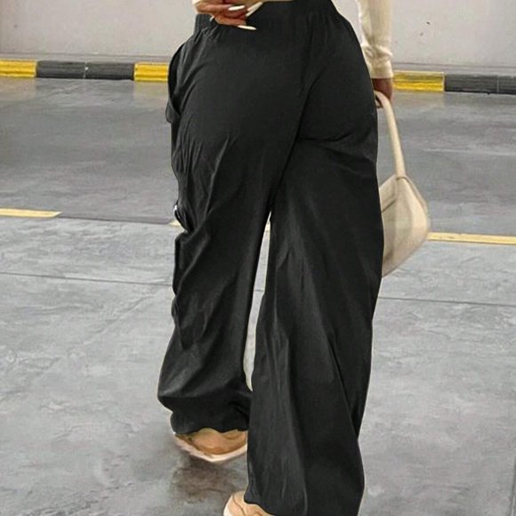 Black Casual Womens Solid Zipper Detail Flap Pocket Cargo Pants - Picture 2 of 5